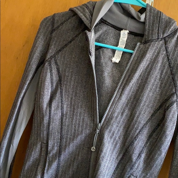Lululemon jacket - Picture 2 of 6